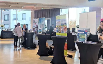 Vue de l'aménagement de la scène à la halle de la brasserie