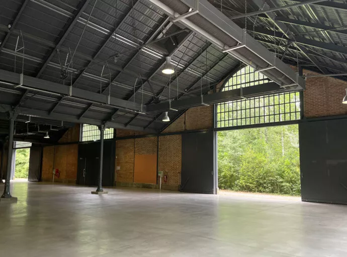 Vue intérieure de la halle de la courrouze