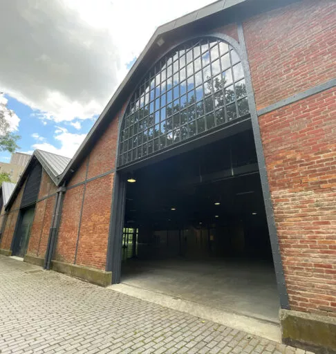 Vue extérieure de la halle de la courrouze