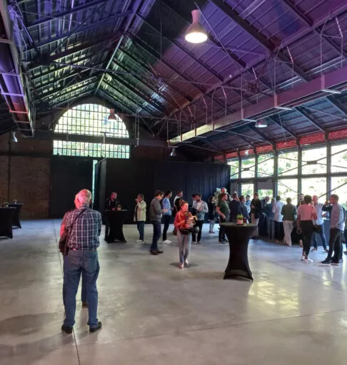 Un service cocktail à la Halle de la Courrouze