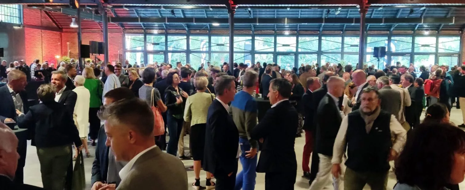 Les participants à l'inauguration de la ligne b du métro à la Halle de la Courrouze
