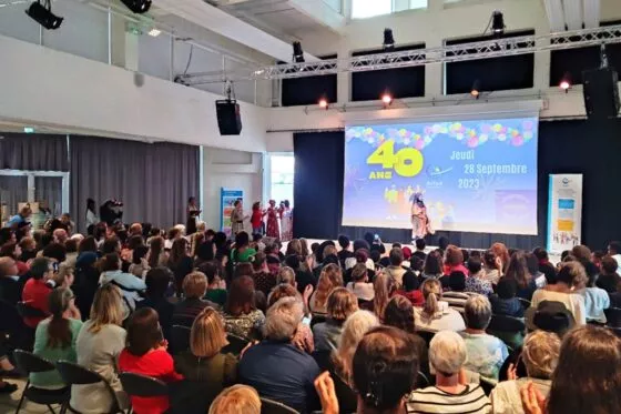 Une conférence pour un événement professionnel à la halle de la brasserie