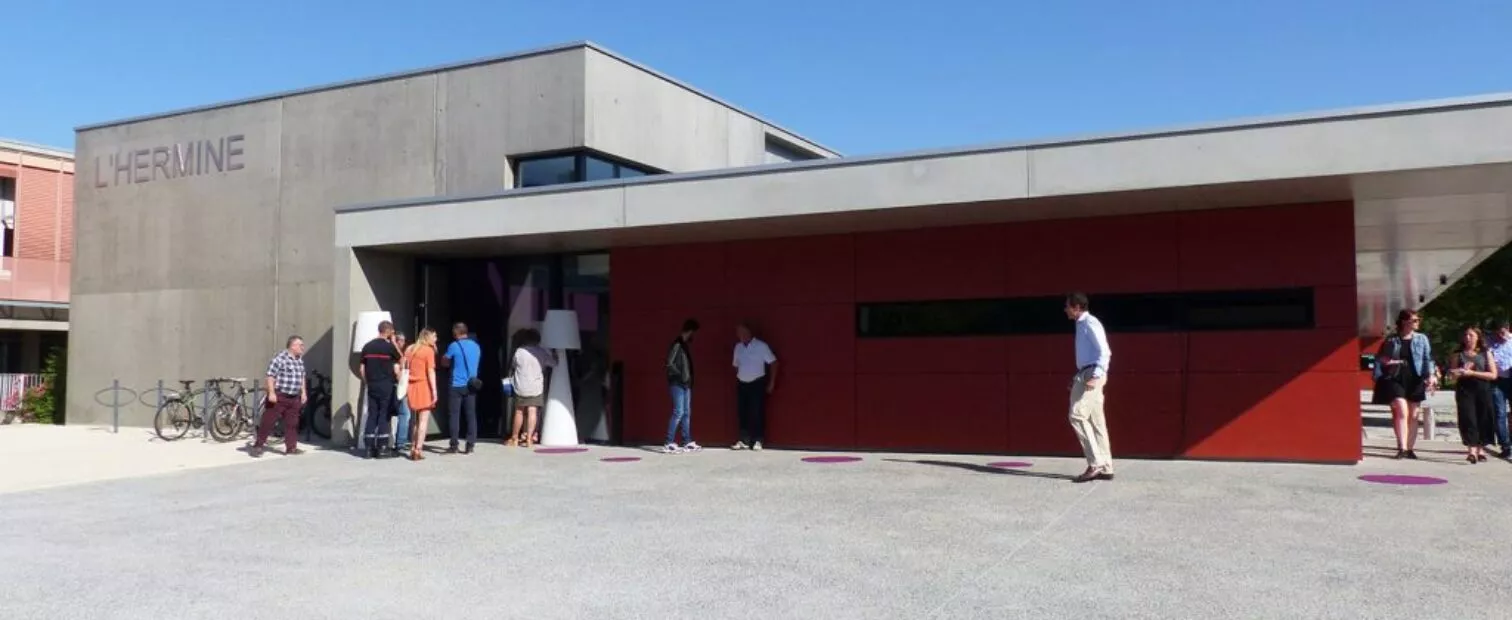 Vue extérieure de la salle Hermine du Ponant à Pacé