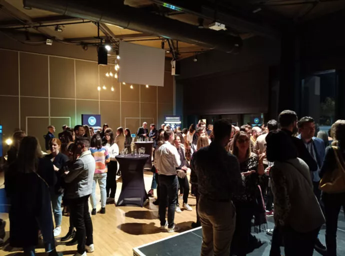 Un cocktail dinatoire lors d'un roadshow à la salle L'Étage